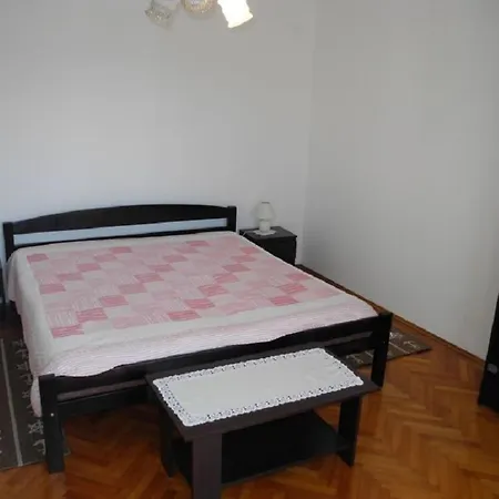 Buto A4 Pax Apartment Crikvenica